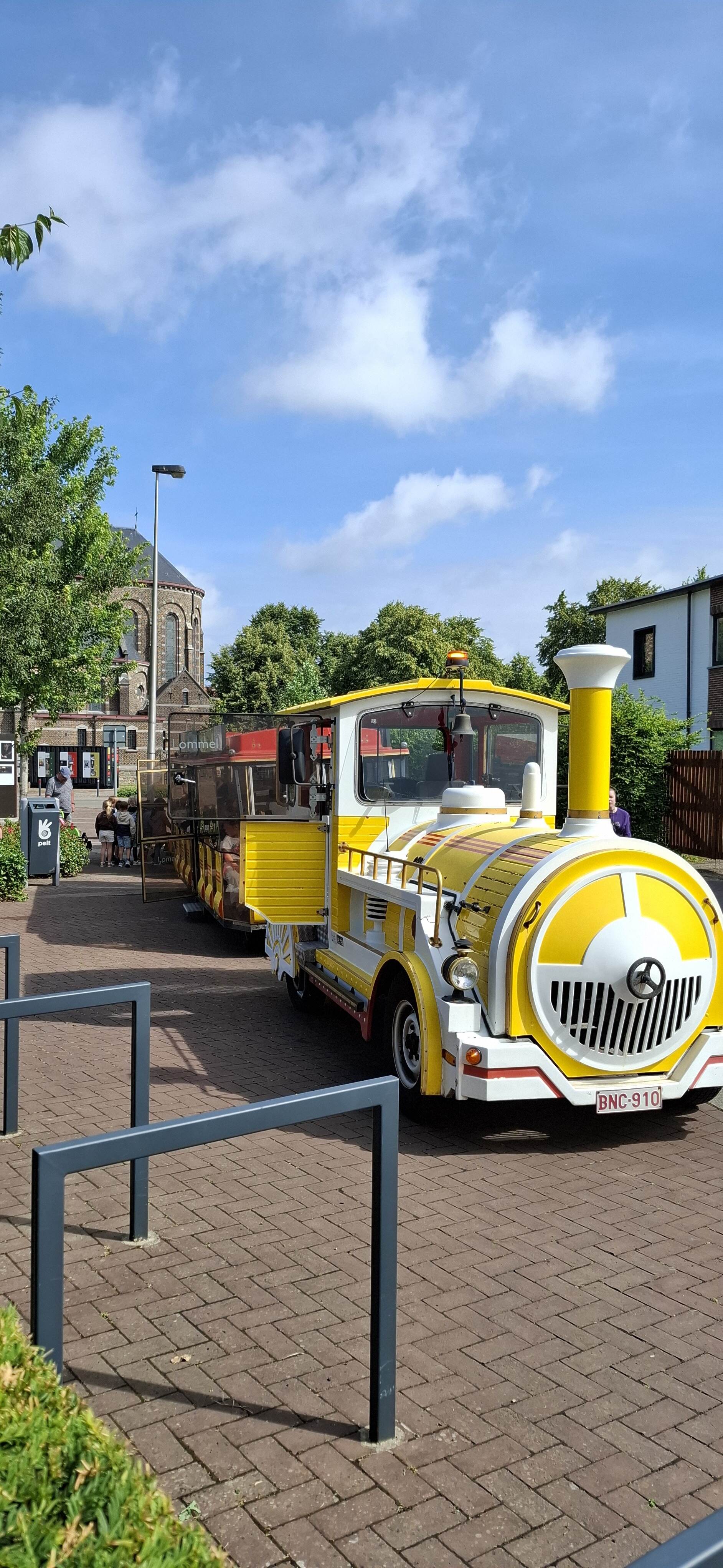 Kleuters op pad met het Tschu-Tschu treintje